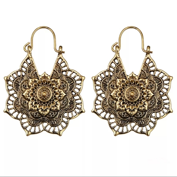 *Vivi* Flower antiqued Earrings - Picture 3 of 5